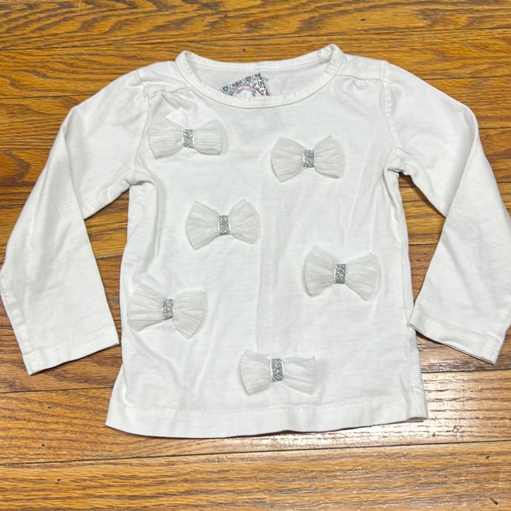 ❤️2/$15❤️5/$25❤️ CARTER’S | white L/S bow embellished tee/top/t-shirt